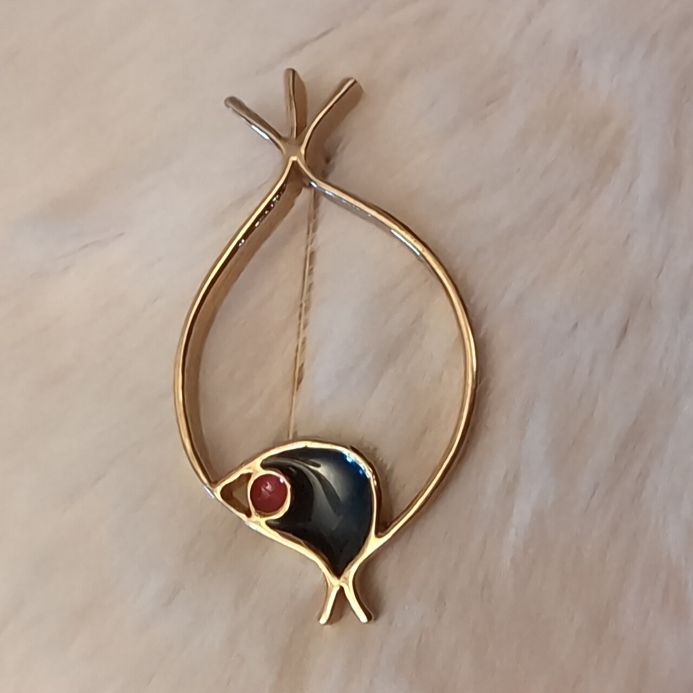 Sarah Coventry| Vintage Brooch 1970's Fish in Gold Tone with Red Enamel